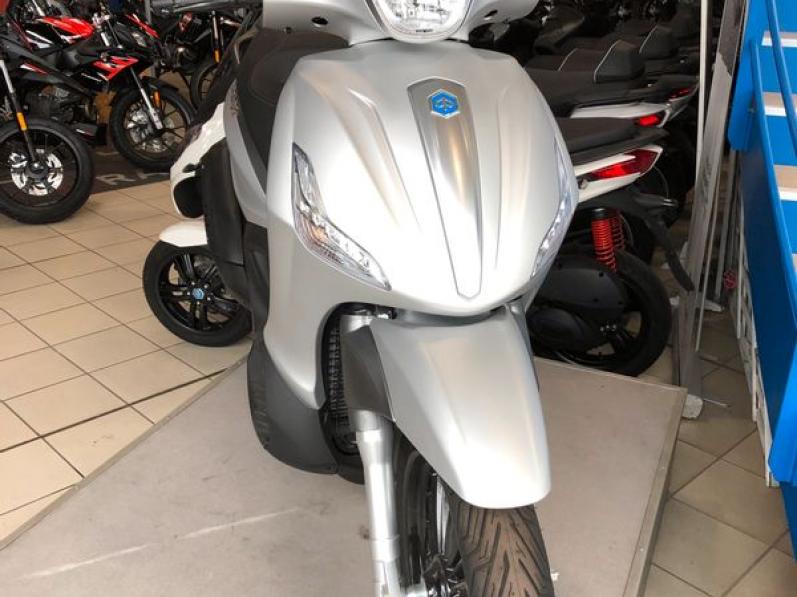 PIAGGIO BEVERLY 300 HPE PROMO
